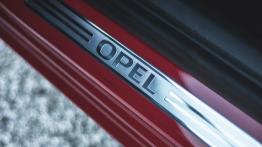 Opel Astra K 1.4 Turbo 150 KM - galeria redakcyjna - listwa progowa