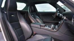 Mercedes SLS AMG Coupe 6.2 V8 571KM - galeria redakcyjna - widok ogólny wnętrza z przodu