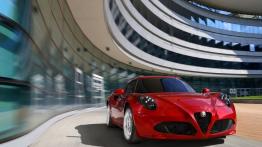 Alfa Romeo 4C (2013) - widok z przodu