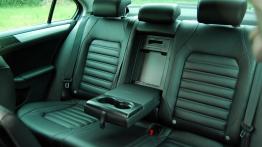 Volkswagen Jetta VI Sedan 1.4 TSI Hybrid 170KM - galeria redakcyjna - tylna kanapa