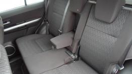 Suzuki Grand Vitara II SUV 5d Facelifting 2012 2.4 VVT 169KM - galeria redakcyjna - tylna kanapa