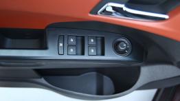 Chevrolet Aveo T300 Sedan 1.3D 95KM - galeria redakcyjna - sterowanie w drzwiach