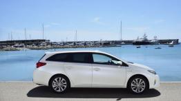 Toyota Auris II Hybrid Touring Sports (2013) - prawy bok