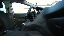 Peugeot 5008 Facelifting 2.0 HDi - galeria redakcyjna - widok ogólny wnętrza z przodu