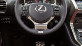 Lexus NX 200t F-Sport (2015) w Seattle - kierownica