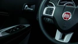 Fiat Freemont 3.6 V6 280KM - galeria redakcyjna - sterowanie w kierownicy