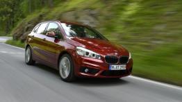 BMW 218d Active Tourer (2014) - widok z przodu