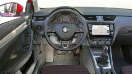 Skoda Octavia III Kombi 4x4 TDI (2013) - kokpit
