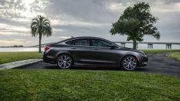 Chrysler 200C (2015) - prawy bok