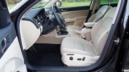 Skoda Superb II Kombi Facelifting 1.8 TSI 160KM - galeria redakcyjna - widok ogólny wnętrza z przodu