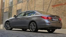 Infiniti Q50 2.0 Turbo (2014) - widok z tyłu