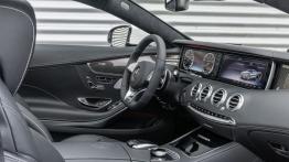 Mercedes S63 AMG Coupe (2014) - kokpit