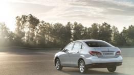 Nissan Almera 2013 - widok z tyłu