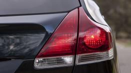 Toyota Venza Facelifting - prawy tylny reflektor - włączony