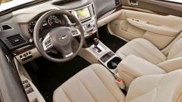 Subaru Legacy 2013 - pełny panel przedni