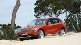 BMW X1 Facelifting - lewy bok