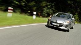 Mazda 3 sedan 2012 - widok z przodu