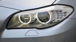 BMW serii 5 ActiveHybrid - lewy przedni reflektor - wyłączony