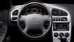 Kia Shuma II - pełny panel przedni