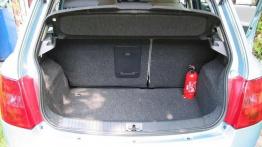 Fiat Stilo 1.9 JTD Active (115 KM) - tył - bagażnik otwarty