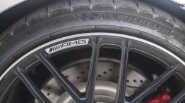 Mercedes-Benz C Coupe - elegancko czy brutalnie?