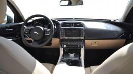 Jaguar XE 2.0d Prestige - Rademenes