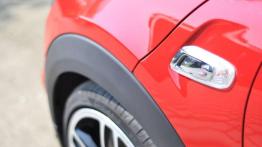 Mini Cabrio ? Maksi przyjemno¶æ - lewe przednie nadkole