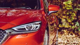 Mazda 6 Sport Kombi 2.2 Skyactiv-D 184 KM - galeria redakcyjna - lewy przedni reflektor - wy??czony