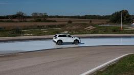 Suzuki Vitara 1.4 BoosterJet 140 KM - galeria redakcyjna  - prawy bok