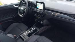 Ford Focus 1.5 Ecoboost 182 KM ST Line - galeria redakcyjna - widok ogólny wnętrza z przodu