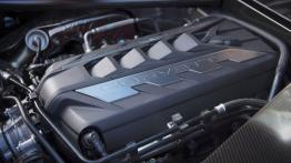 Chevrolet Corvette C8 Stingray - silnik z ty?u