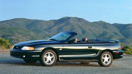 Ford Mustang - krótka historia sportowego Forda - lewy bok