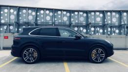 Porsche Cayenne Turbo 4.0 550 KM - galeria redakcyjna - prawy bok