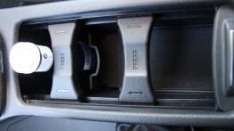 Ford Focus III Facelifting - galeria redakcyjna - tunel środkowy między fotelami