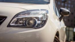 Opel Meriva II Facelifting - galeria redakcyjna (2) - lewy przedni reflektor - wyłączony