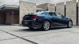 Chrysler 300C Platinum 2015 - prawy bok