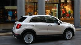 Fiat 500X Lounge (2015) - prawy bok