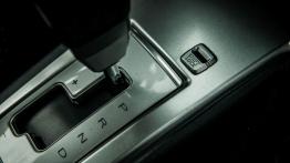 Mitsubishi L200 IV Facelifting - galeria redakcyjna - dźwignia zmiany biegów