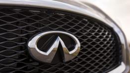 Infiniti Q70 Facelifting Hybrid (2015) - logo