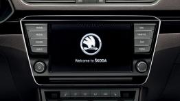 Skoda Superb III Combi (2015) - ekran systemu multimedialnego
