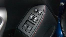 Subaru BRZ Coupe 2.0 DAVCS 200KM - galeria redakcyjna - sterowanie w drzwiach