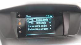 Ford Grand Tourneo Connect 1.6 TDCi - galeria redakcyjna - ekran systemu multimedialnego