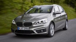 BMW 225i Active Tourer (2014) - widok z przodu