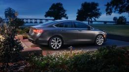 Chrysler 200C (2015) - prawy bok