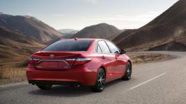 Toyota Camry Facelifting XSE (2015) - widok z tyłu