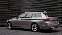 BMW Seria 5 F11 - lewy bok