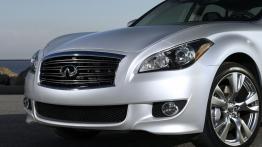Infiniti M 2010 - widok z przodu