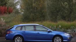 Renault Laguna po liftingu - prawy bok