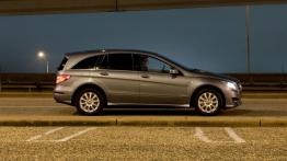 Mercedes klasy R 2011 - prawy bok