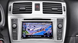 Toyota Avensis III sedan Facelifting - konsola środkowa